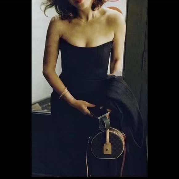 - Alex Perry - Picture 5 of 7